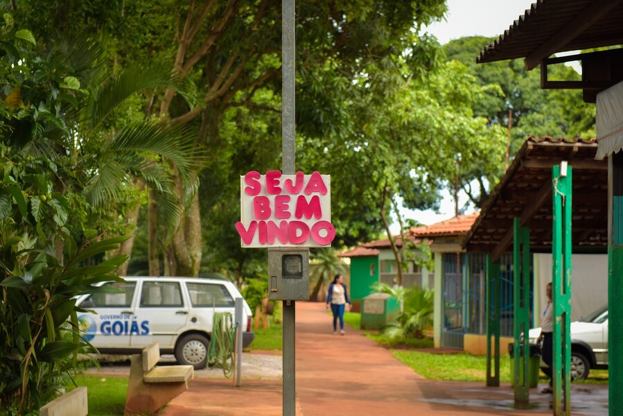 entrega-de-doacoes-hugol-solidario