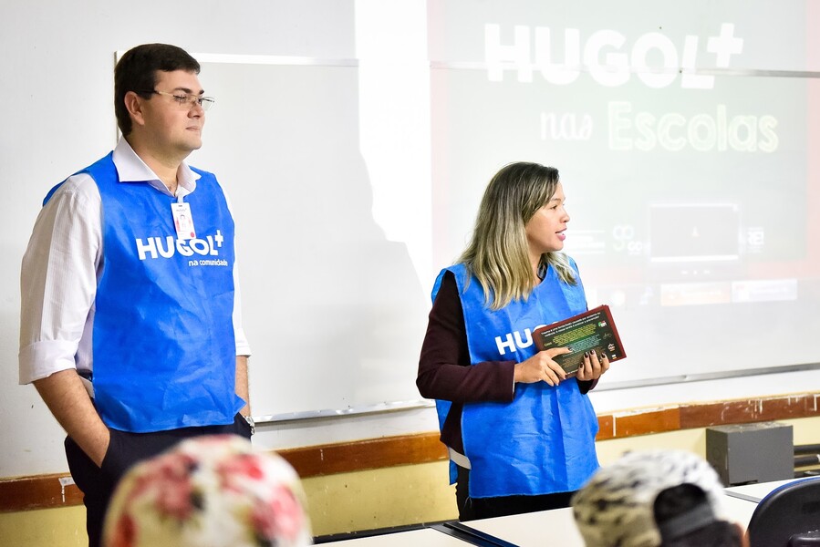 hugol-nas-escolas-27