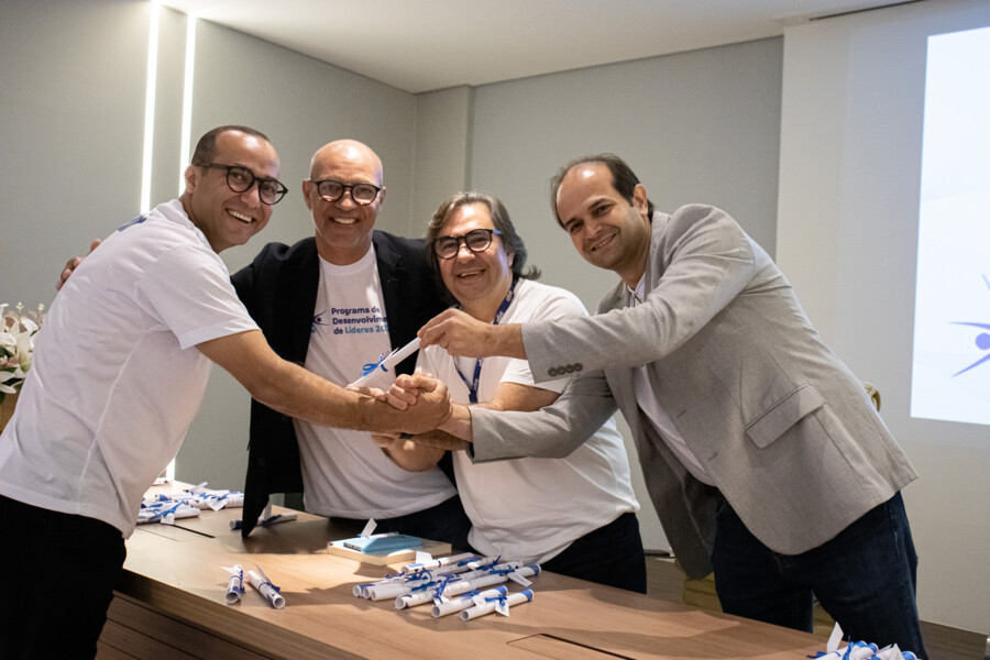 gestores-da-agir-recebem-certificados-de-conclusao-do-programa-de-lideres