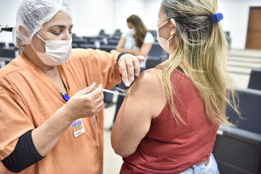 hugol-realiza-campanha-de-vacinacao-para-colaboradores-e-parceiros