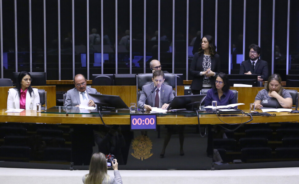 hecad-recebe-homenagem-da-camara-dos-deputados-pela-cirurgia-de-separacao-das-siamesas-valentina-e-heloa
