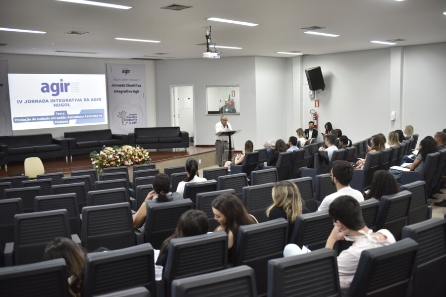 8-jornada-cientifica-do-hugol-ressalta-os-avancos-na-assistencia-a-saude-centrada-no-paciente