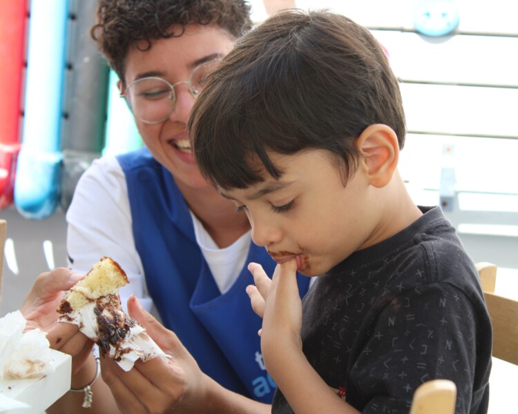 criancas-participam-de-piquenique-de-carnaval-na-clinica-teia