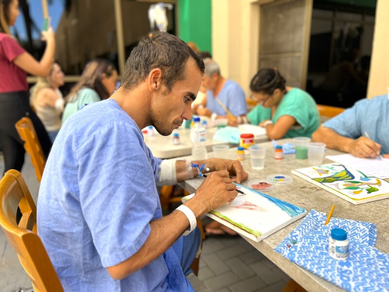 hugol-promove-momento-de-descontracao-para-pacientes-por-meio-da-arte