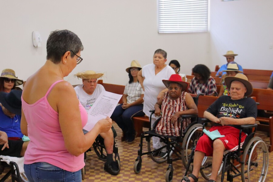 hds-realiza-missa-sertaneja-para-pacientes-e-profissionais