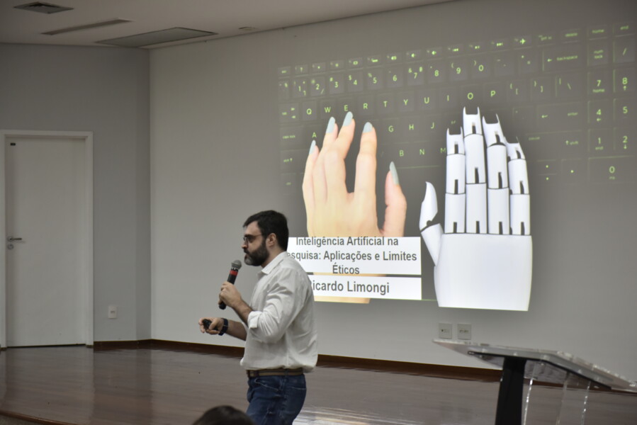 3-simposio-cientifico-do-hugol-incentiva-a-producao-de-ciencia-de-qualidade
