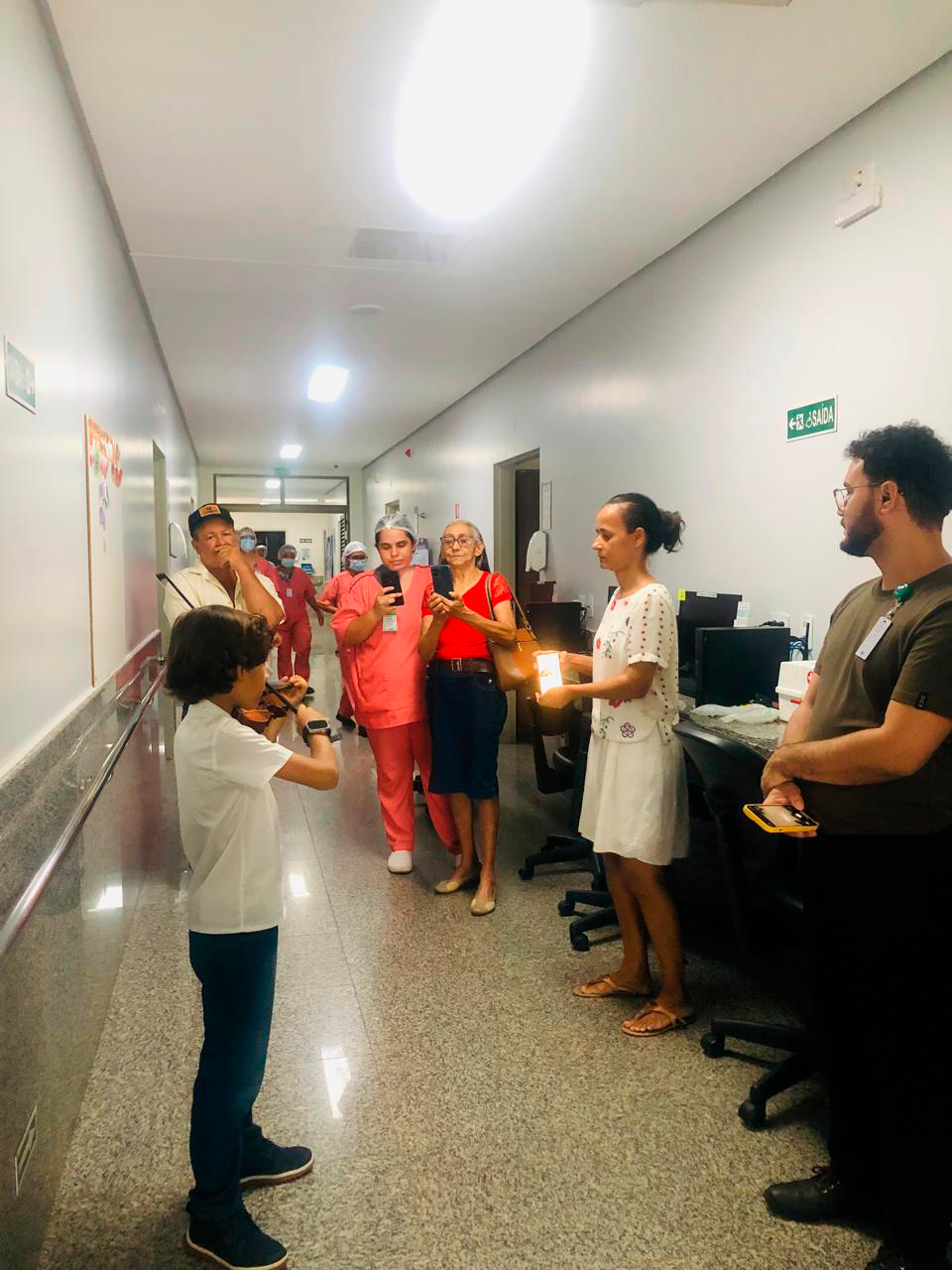 hds-promove-canto-em-qualquer-canto-e-encanta-com-apresentacao-de-jovem-violinista
