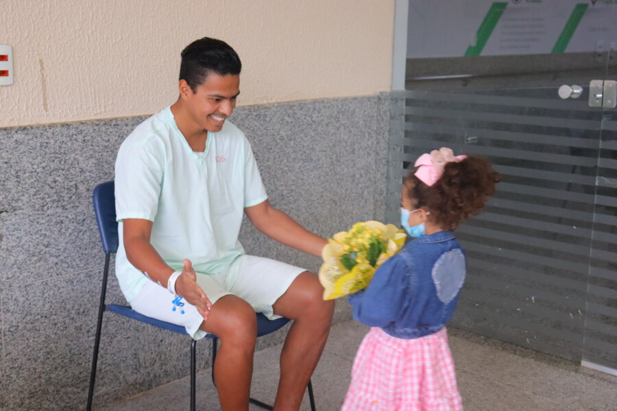 reencontro-emocionante-fortalece-recuperacao-de-paciente-internado-na-ucp-do-hds