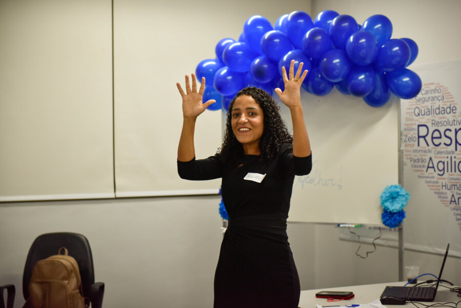 hugol-promove-palestra-sobre-a-importancia-do-aprendizado-de-libras-para-a-comunicacao-com-pessoas-surdas