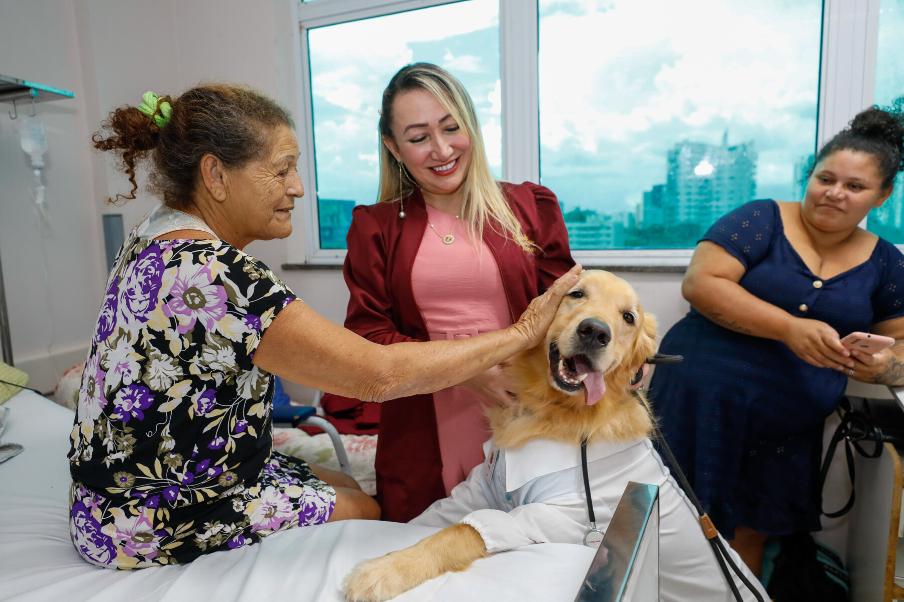 manaus-230525---ses--terapia-assistida-animais_54540926775_o.jpg