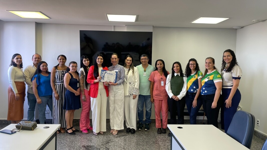 posse-da-comissao-de-etica-de-enfermagem-reforca-compromisso-com-a-conduta-profissional-no-hecad