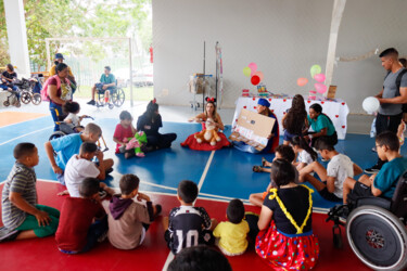 crer-reune-pacientes-para-celebrar-o-dia-das-criancas-com-o-tema-lilo-stitch