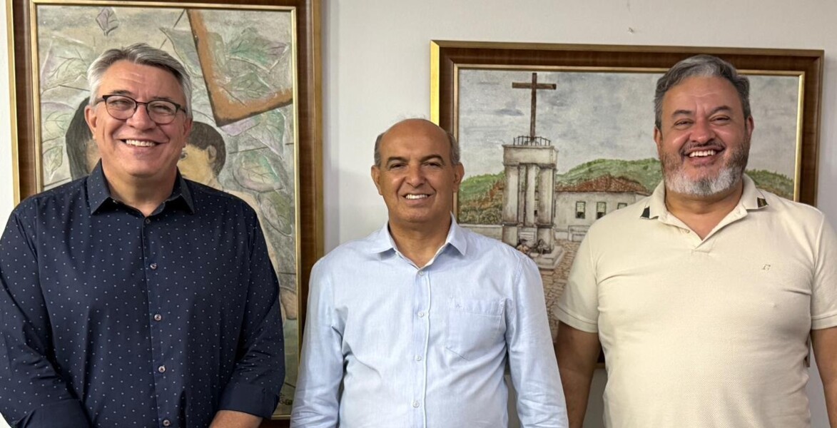 diretor-geral-da-policlinica-goias-realiza-visita-de-cortesia-ao-prefeito-de-goias