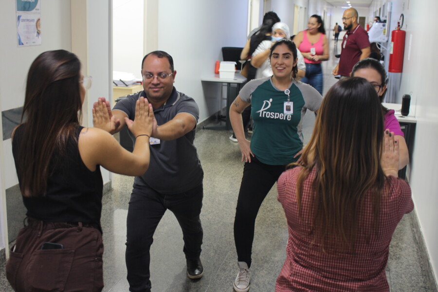 ginastica-laboral-no-hecad-cuidando-de-quem-cuida