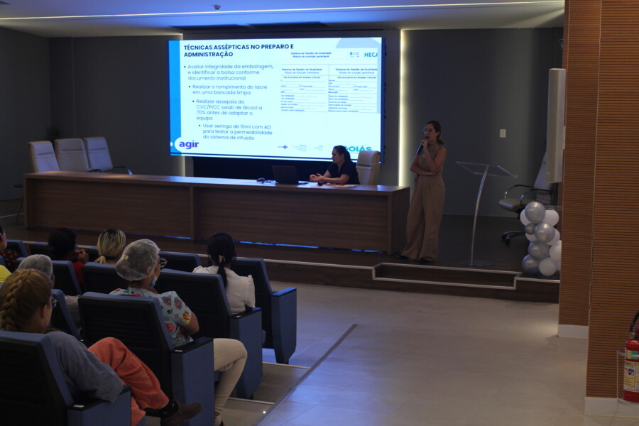 hecad-capacita-equipe-com-palestra-sobre-cuidados-de-enfermagem-em-terapia-nutricional-infantil