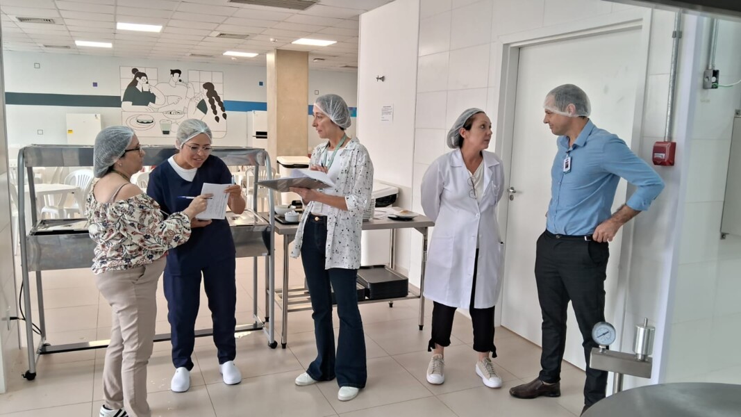 hmsa-recebe-visita-da-comissao-municipal-de-saude