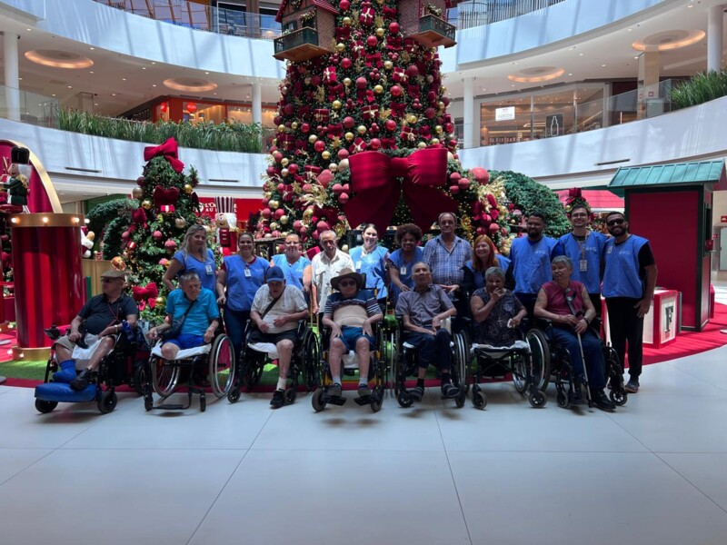 moradores-da-residencia-assistencial-do-hds-vivenciam-momento-de-inclusao-em-passeio-ao-shopping-flamboyant