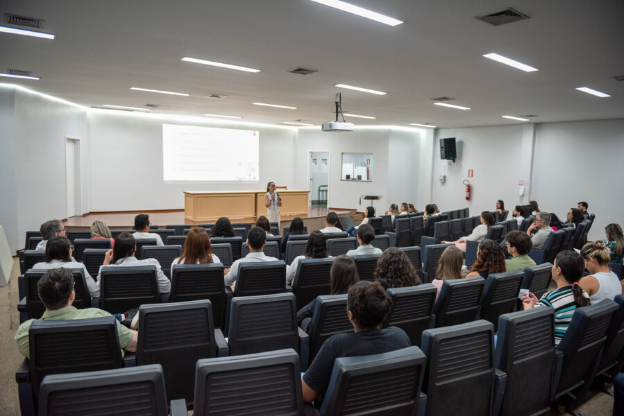 janeiro-branco-hugol-reforca-cuidados-com-a-saude-mental-em-palestra-para-colaboradores