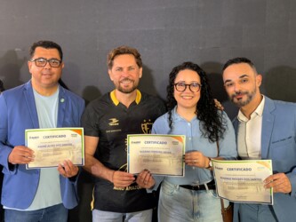 colaboradores-do-hospital-estadual-de-jatai-recebem-homenagem-de-honra-ao-merito-da-alego