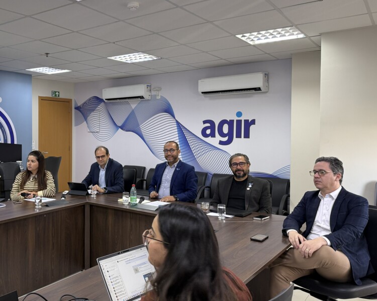 agir-promove-live-de-abertura-da-escola-de-lideres-e-apresenta-evolucao-do-programa