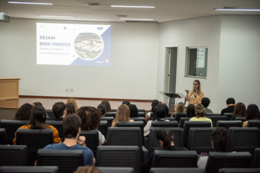 hugol-acolhe-novos-residentes-e-destaca-compromisso-com-a-formacao-em-saude