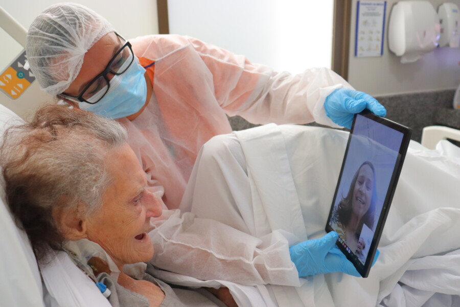 hds-promove-reencontro-virtual-entre-mae-e-filha-em-acao-de-humanizacao