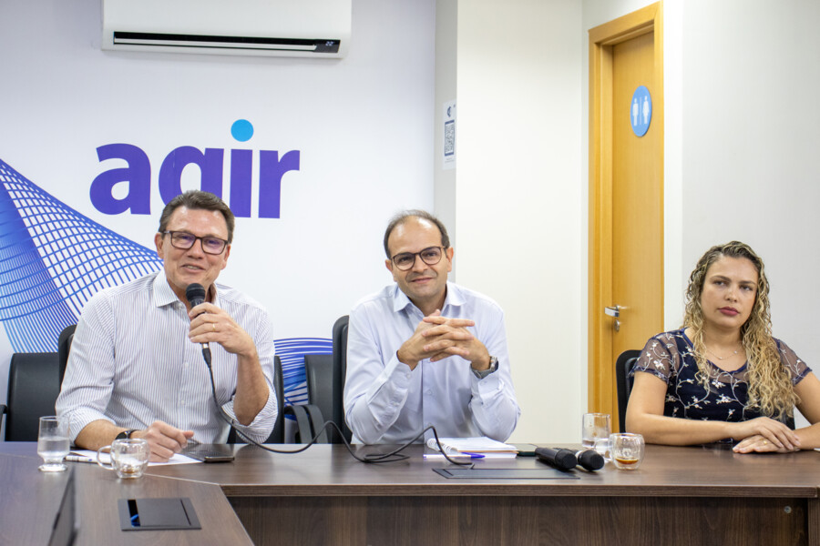 agir-realiza-live-tematica-sobre-o-marco-lilas-amarelo-e-azul-marinho