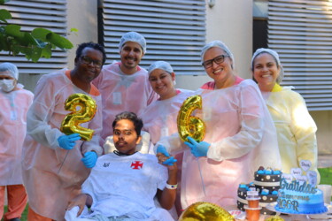 em-cuidados-paliativos-jovem-internado-celebra-a-vida-com-aniversario-no-hds