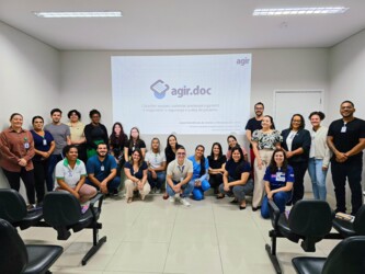 agir-reune-liderancas-da-policlinica-para-apresentar-melhorias-na-gestao-de-documentos