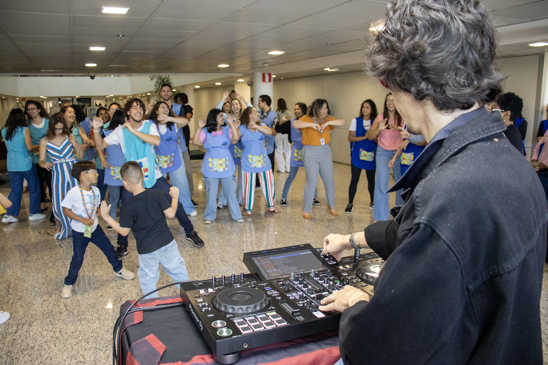 rede-teia-agir-realiza-expo-arte-com-a-exposicao-de-trabalhos-artisticos-de-pacientes-e-apresentacao-musical-na-assembleia-legislativa-de-goias