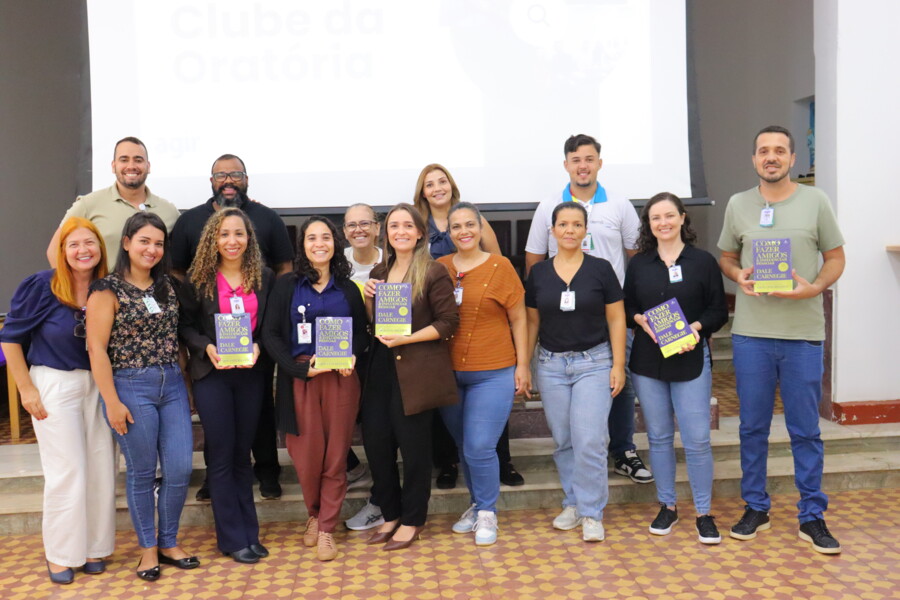encontro-do-clube-de-oratoria-do-hds-inclui-sorteio-de-livros-para-profissionais