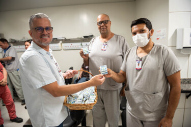 hugol-promove-treinamento-sobre-transporte-seguro-de-pacientes-para-equipe-de-maqueiros
