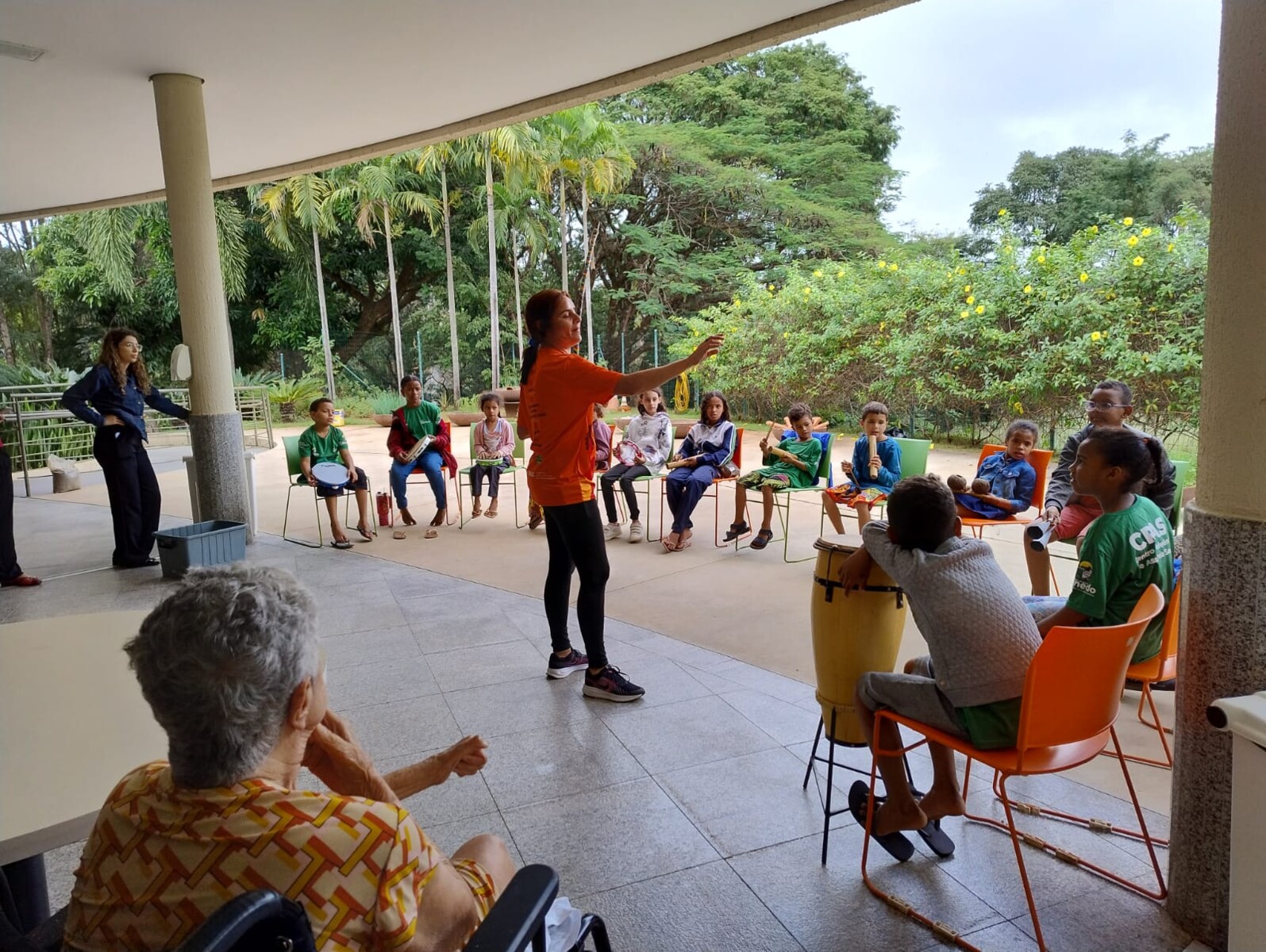 hds-recebe-criancas-e-adolescentes-em-visita-voltada-a-memoria-inclusao-e-cidadania