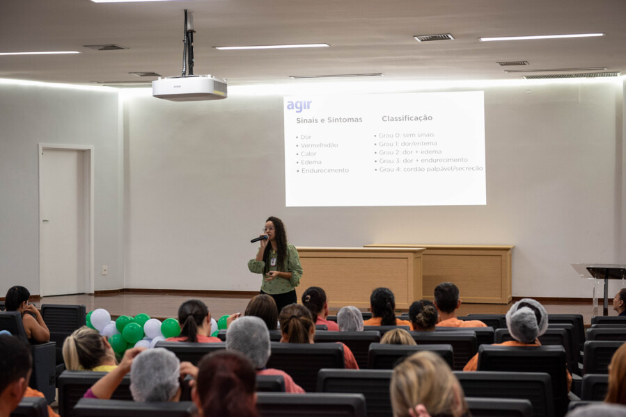 profissionais-participam-de-treinamento-sobre-prevencao-e-manejo-da-flebite-no-hugol