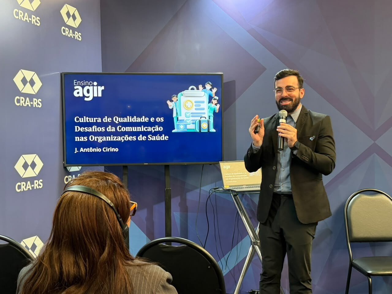 ensino-agir-participa-de-seminario-de-administracao-na-area-da-saude-durante-health-meeting-2026