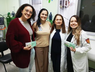 em-vitoria-es-ensino-e-pesquisar-agir-homenageia-medicos-residentes-pelo-compromisso-com-a-formacao-e-o-cuidado