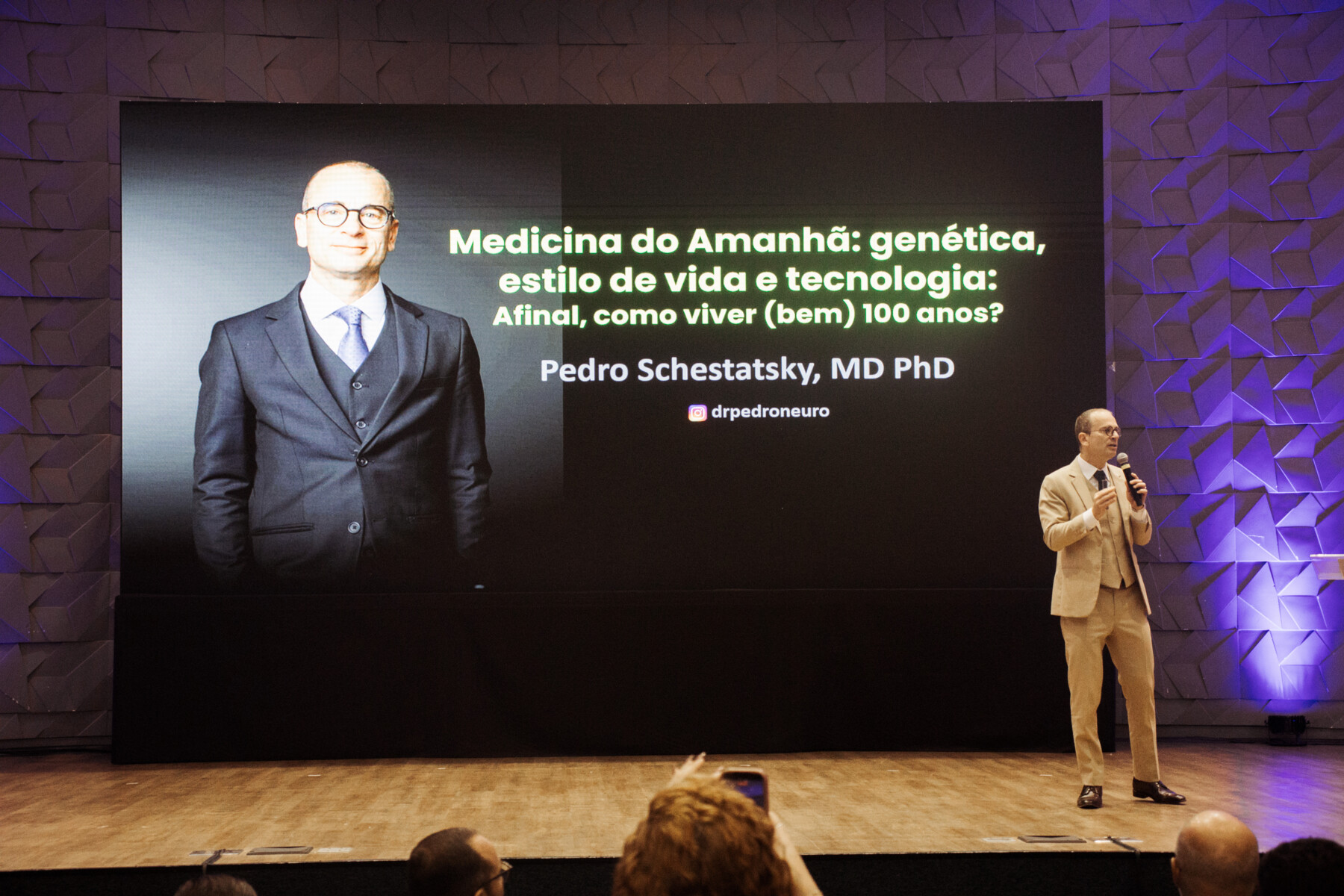conferencia-magna-da-jornada-cientifica-agir-debate-medicina-do-amanha