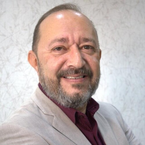 Diretor Administrativo e Financeiro - Hernani Vaz