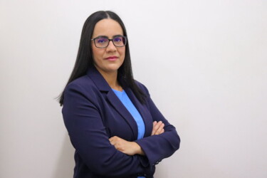Diretora Administrativa e Financeira - Vanessa Queiroz 