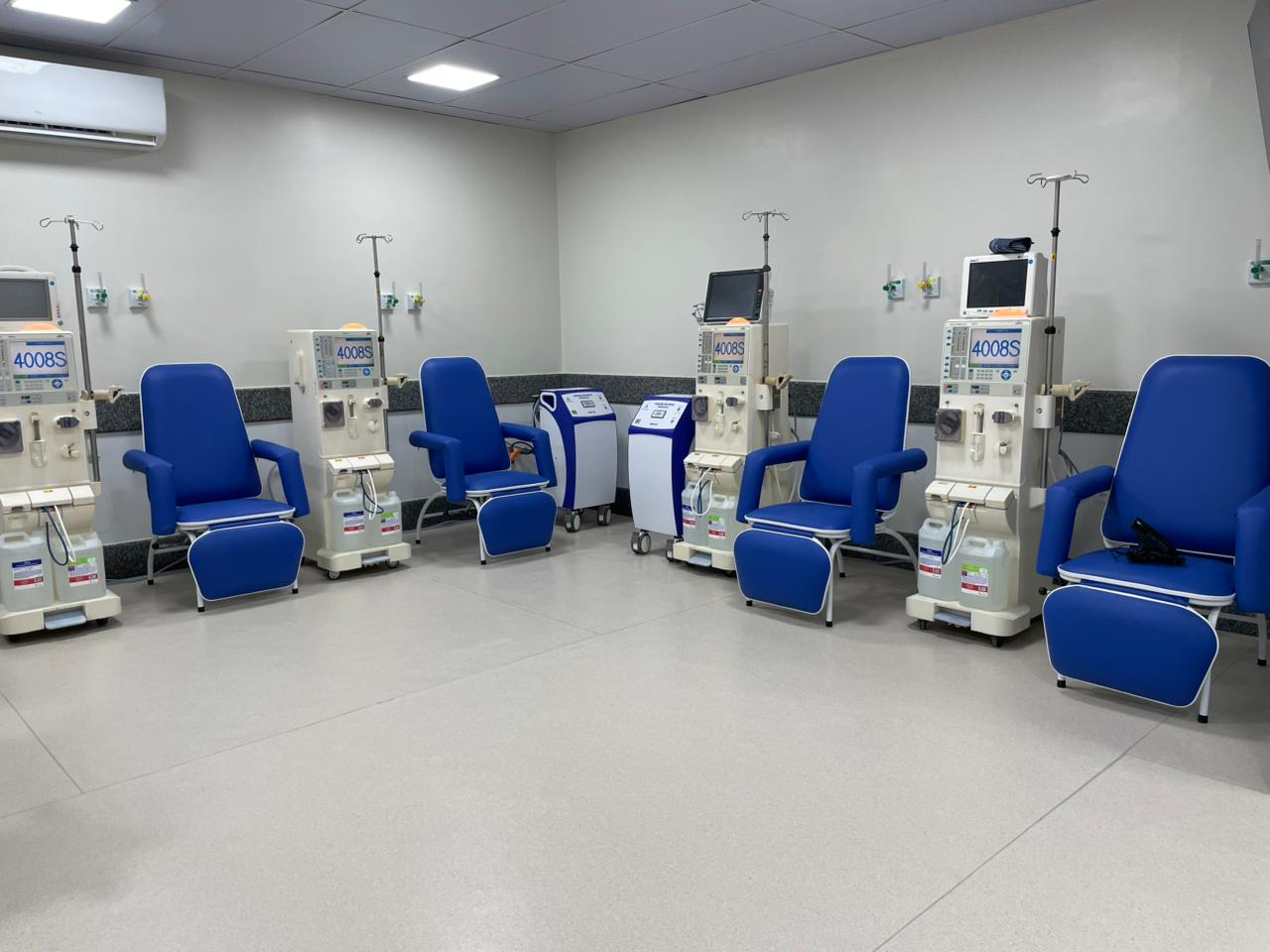 Nova sala de hemodiálise tem espaço para quatro cadeiras e dois leitos e fica dentro do pronto-socorro do 28 de Agosto. Foto: Guilherme Fragas